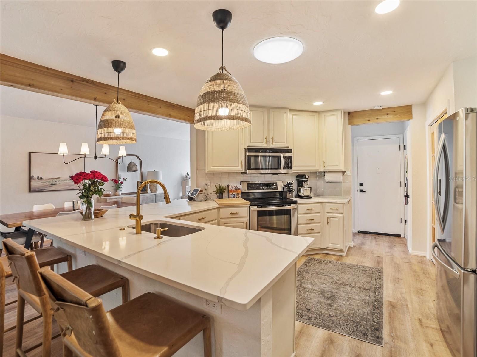 Image 11 of 33 For 8108 Glenbrooke Place