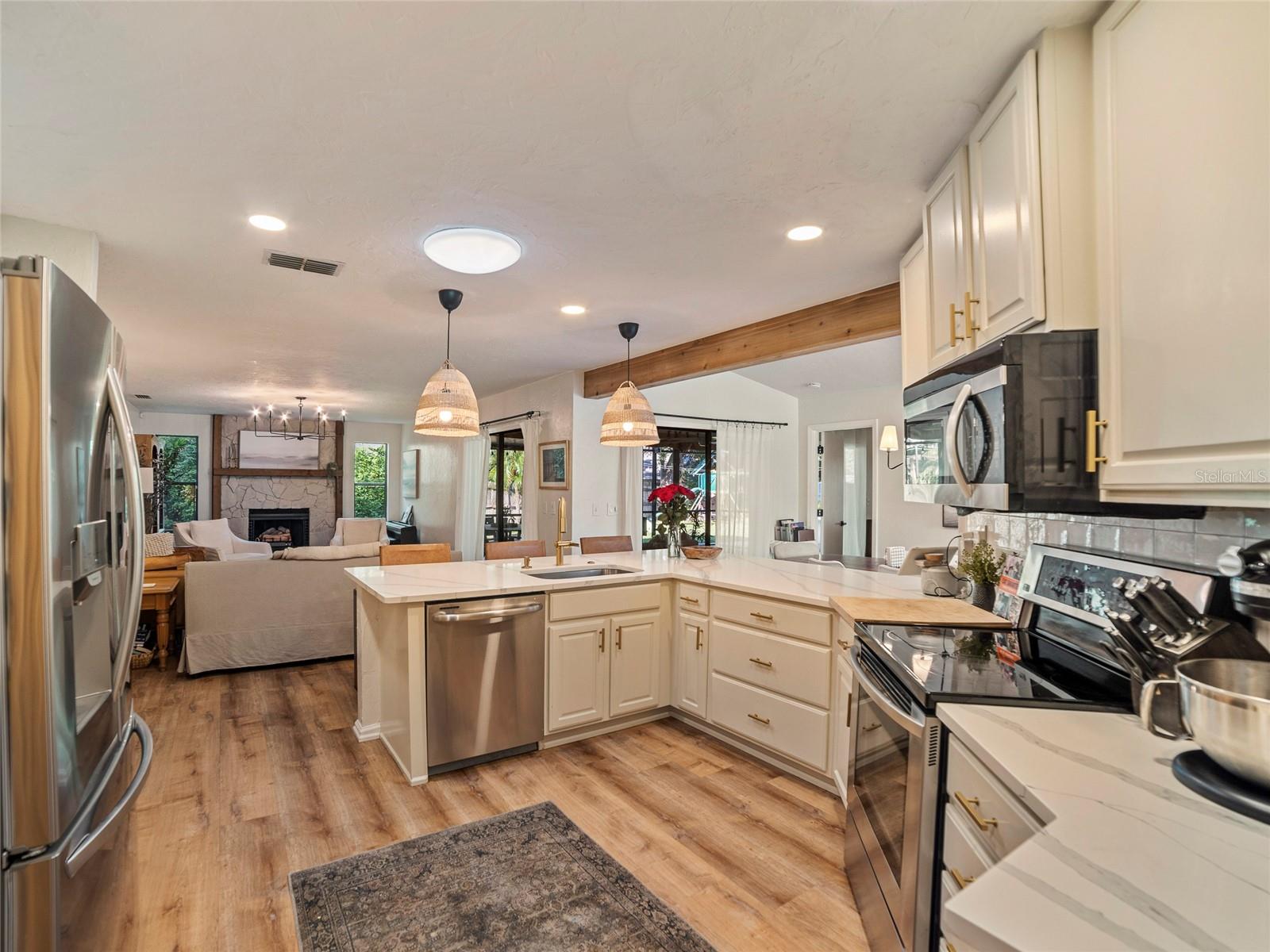 Image 12 of 33 For 8108 Glenbrooke Place