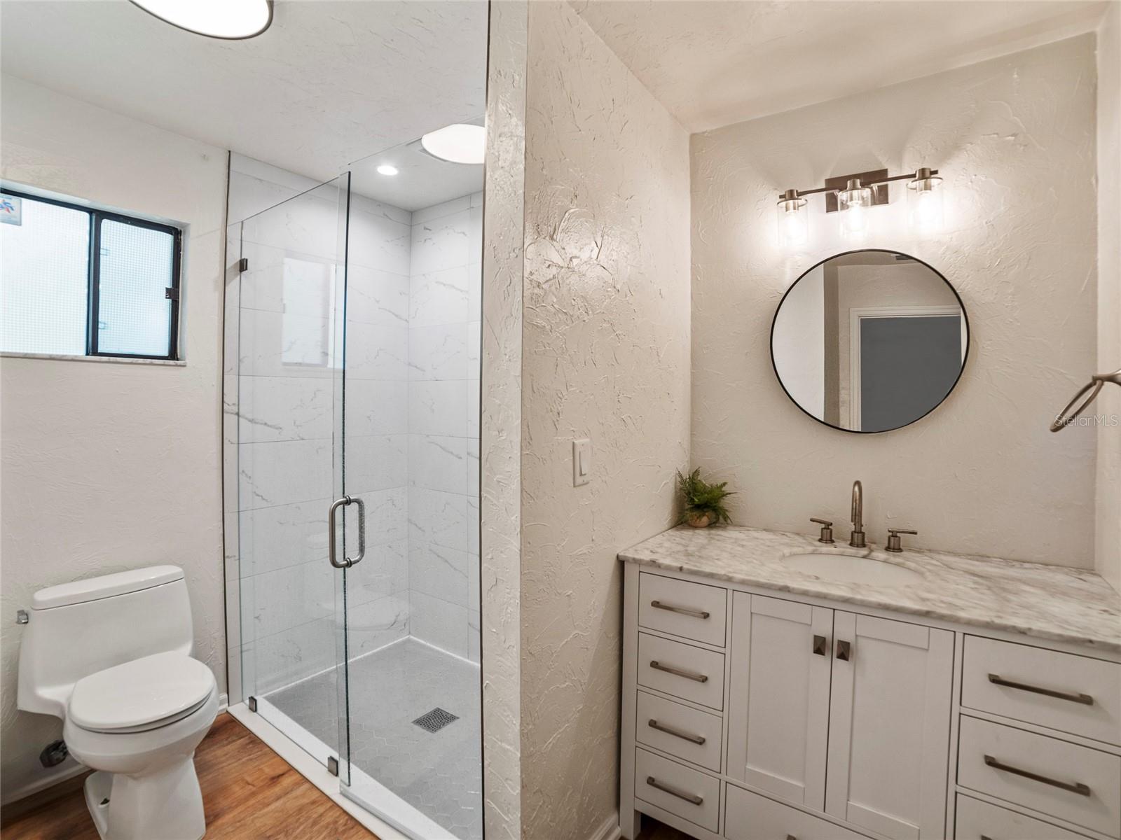 Image 17 of 33 For 8108 Glenbrooke Place