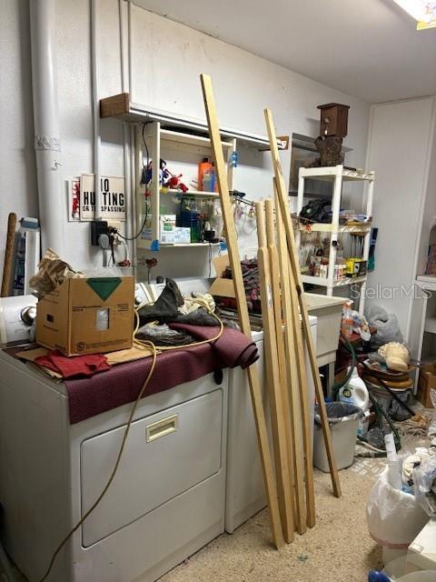 Listing photo id 15 for 6121 Whiteway Drive