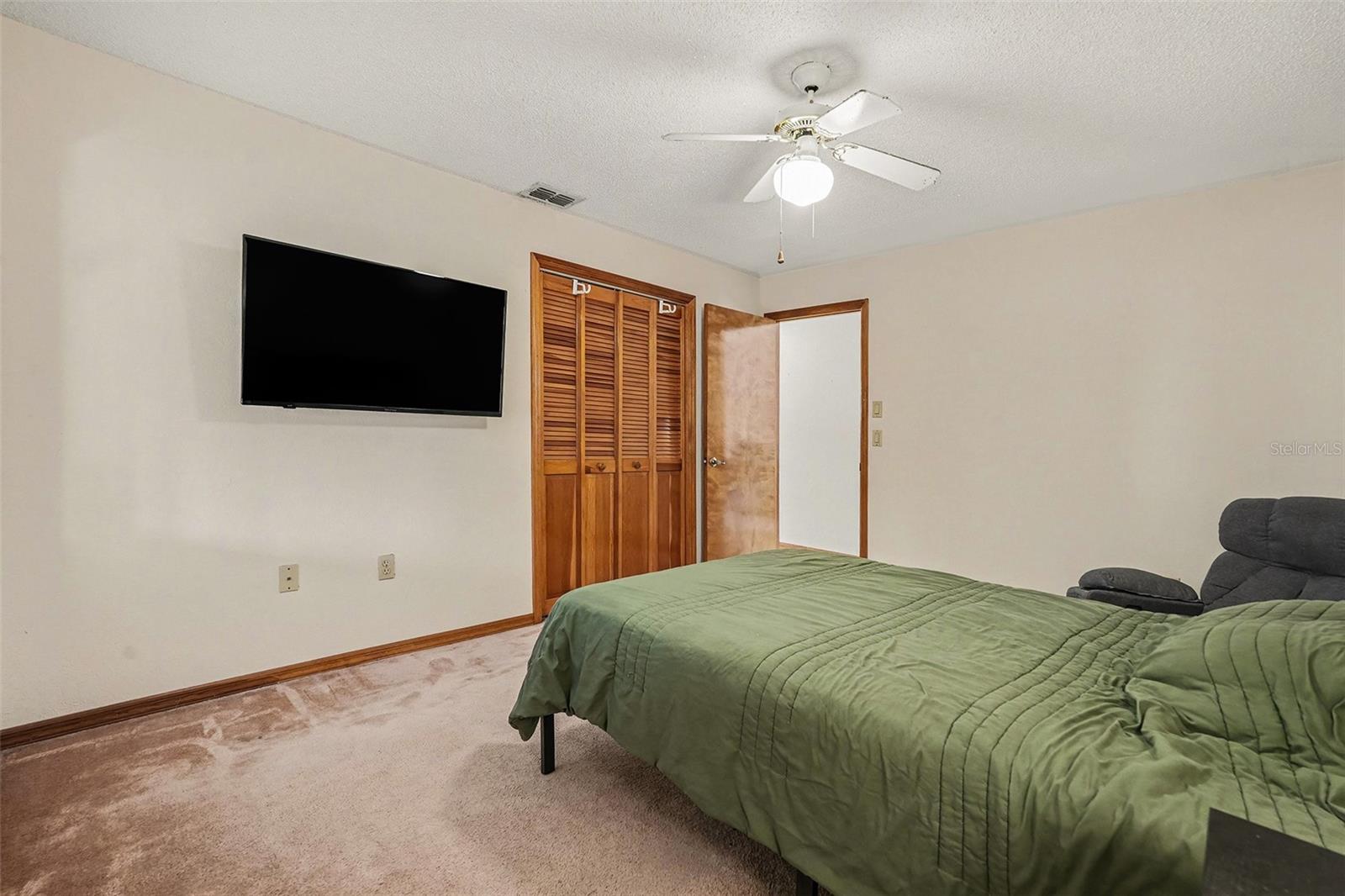 Image 23 of 36 For 8970 Lismore Court