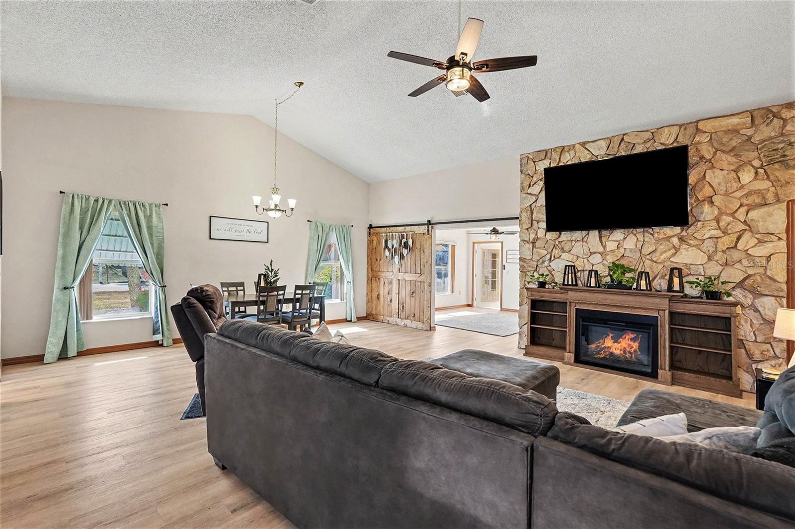 Image 4 of 36 For 8970 Lismore Court