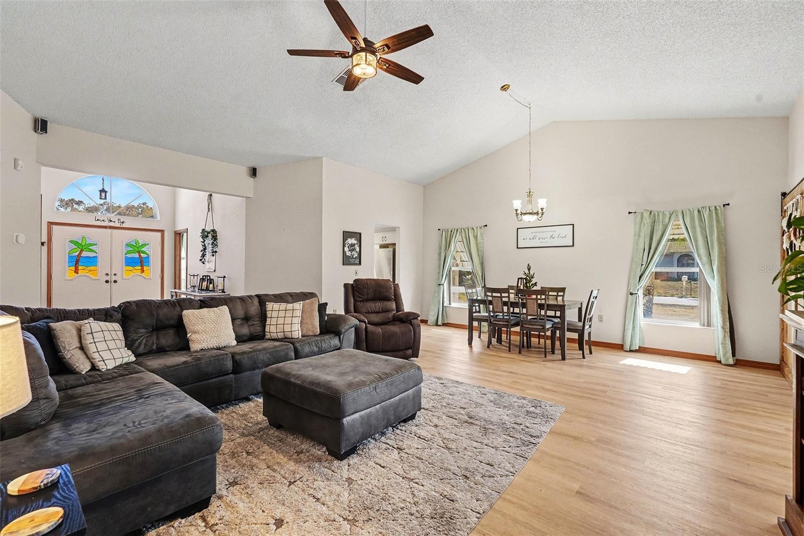 Image 6 of 36 For 8970 Lismore Court