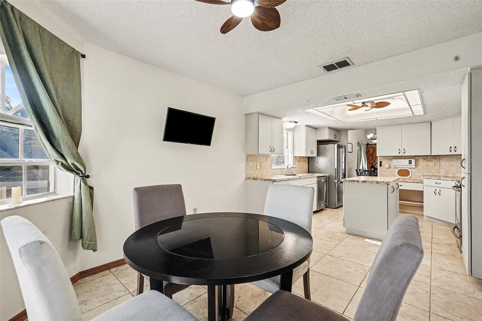 Image 7 of 36 For 8970 Lismore Court