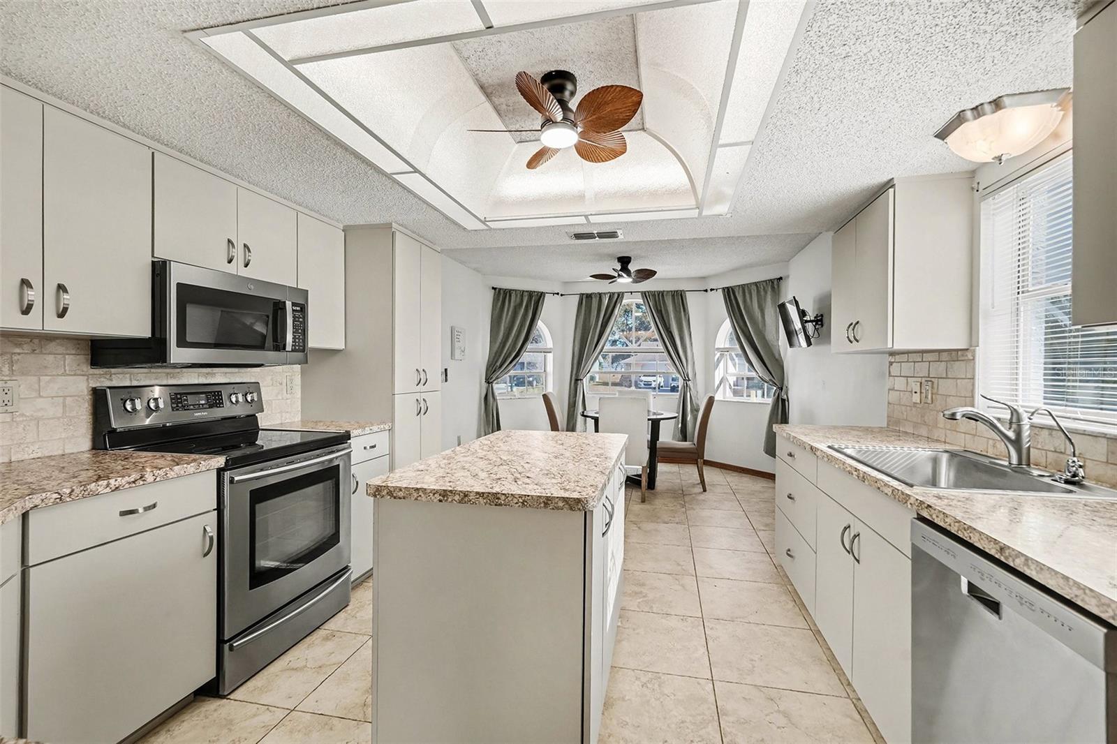 Image 9 of 36 For 8970 Lismore Court