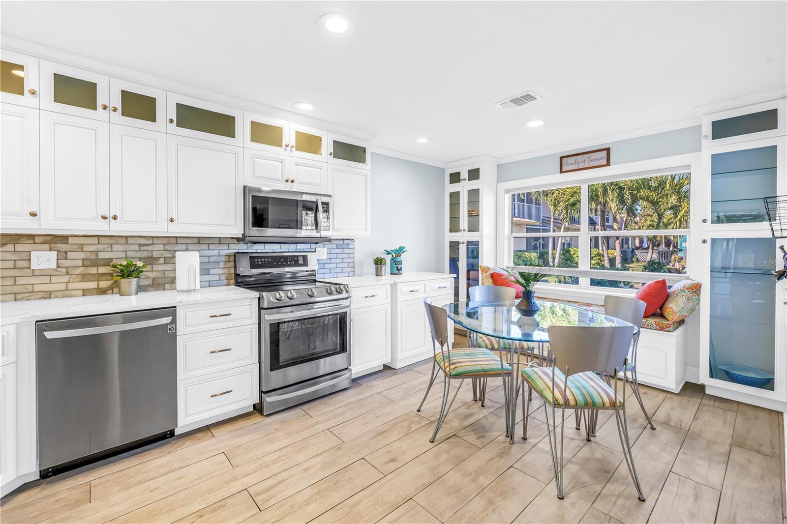 Image 17 of 67 For 8985 Antigua Drive