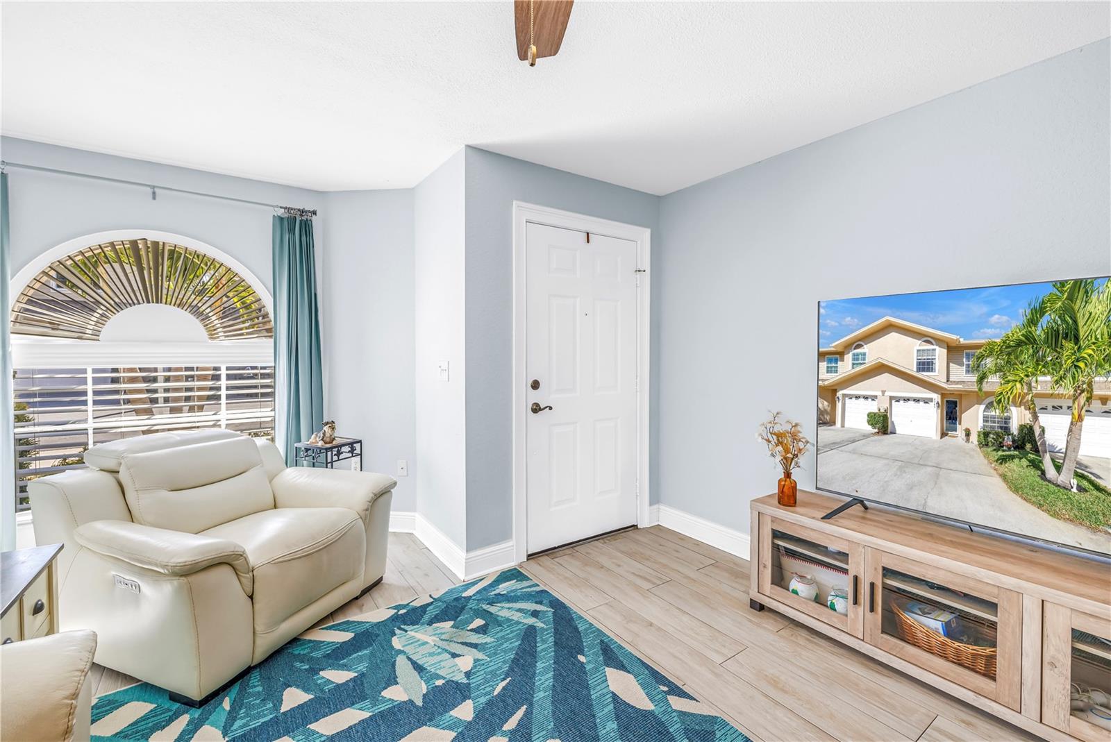 Image 6 of 67 For 8985 Antigua Drive