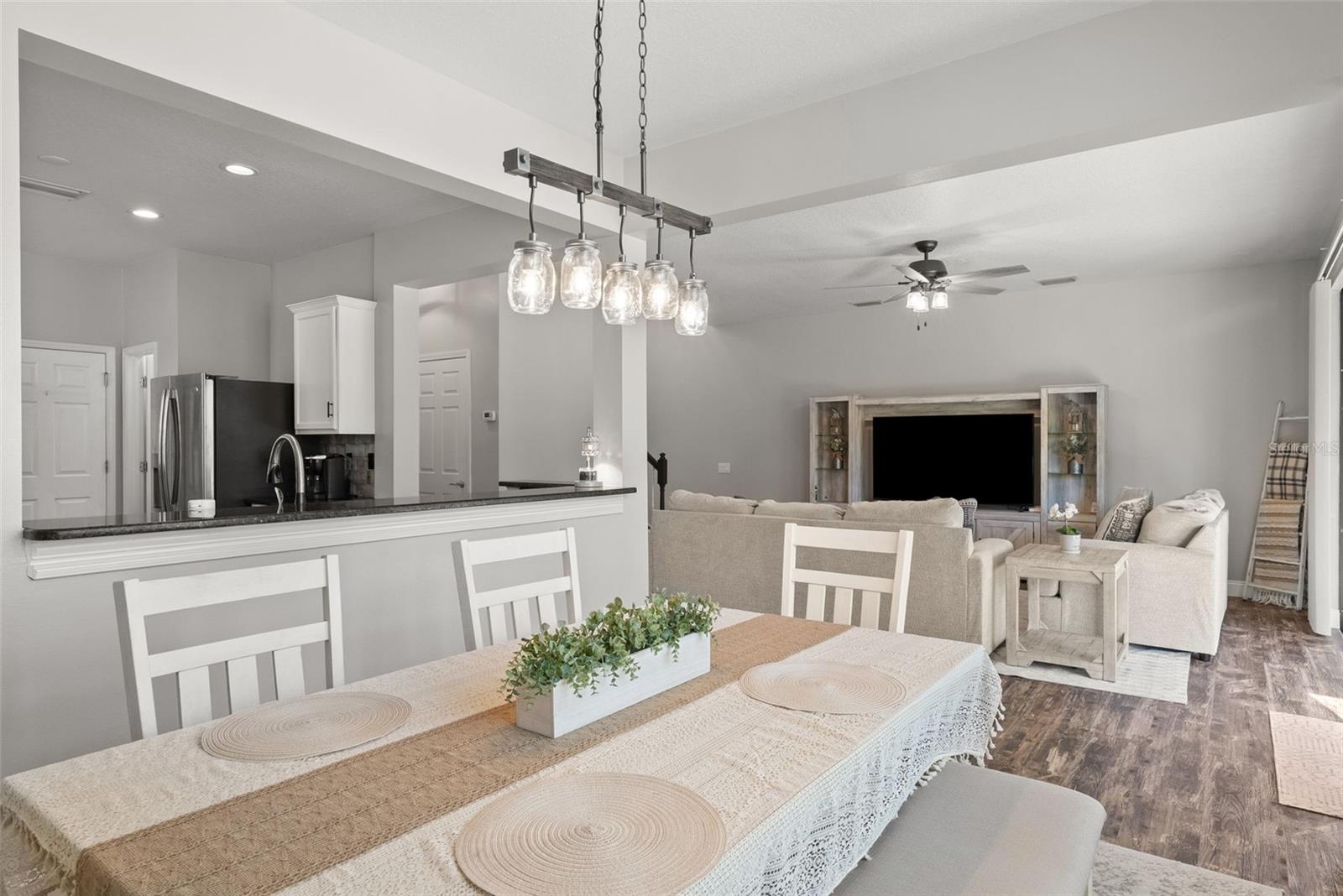 Image 10 of 44 For 14019 Crater Circle