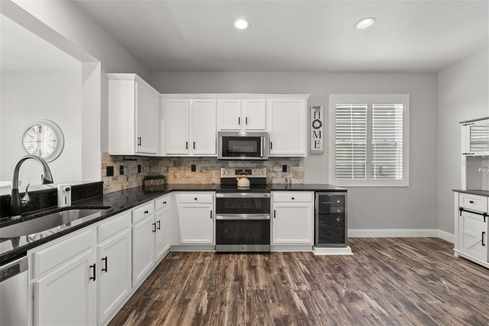 Image 12 of 44 For 14019 Crater Circle