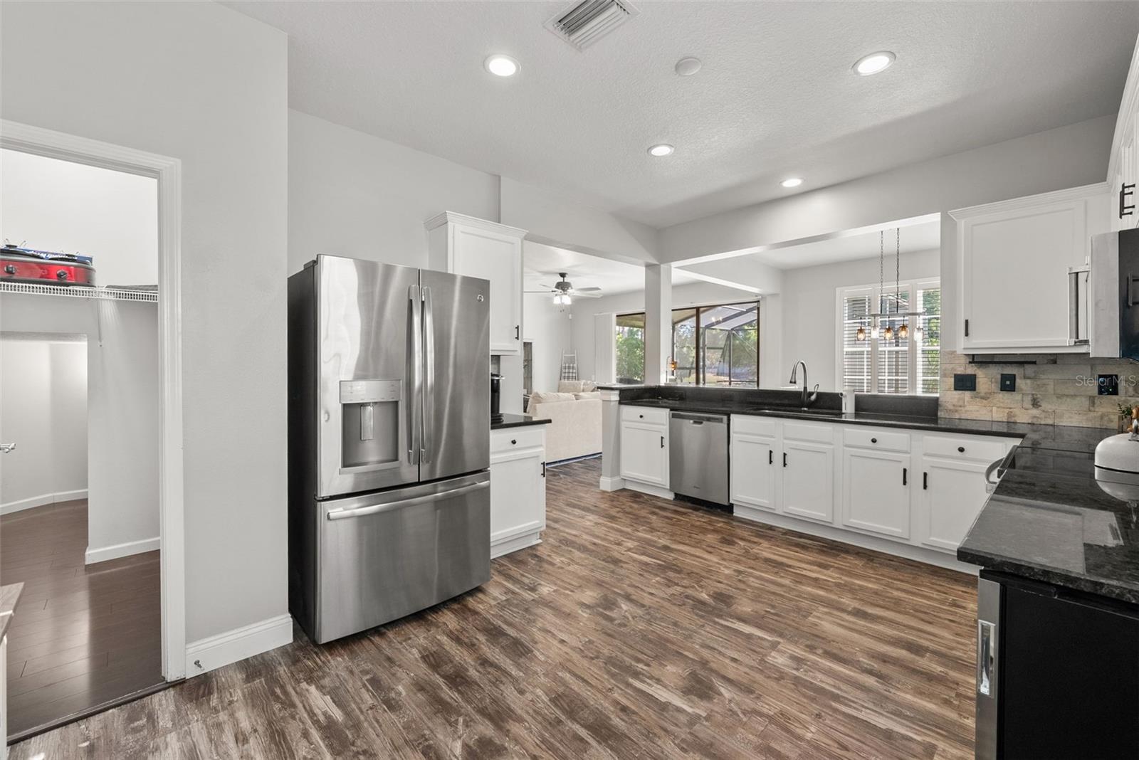 Image 13 of 44 For 14019 Crater Circle