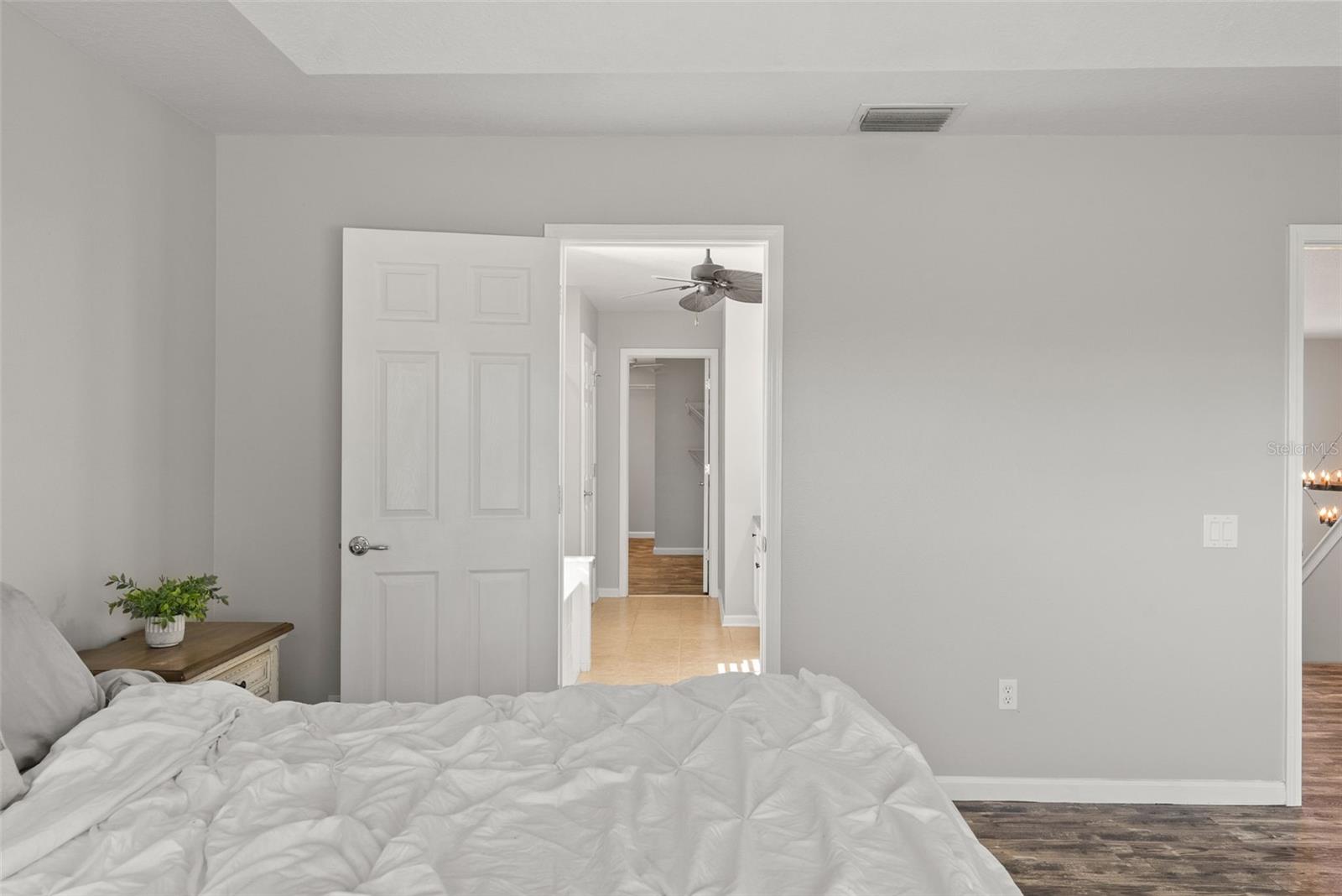 Image 24 of 44 For 14019 Crater Circle