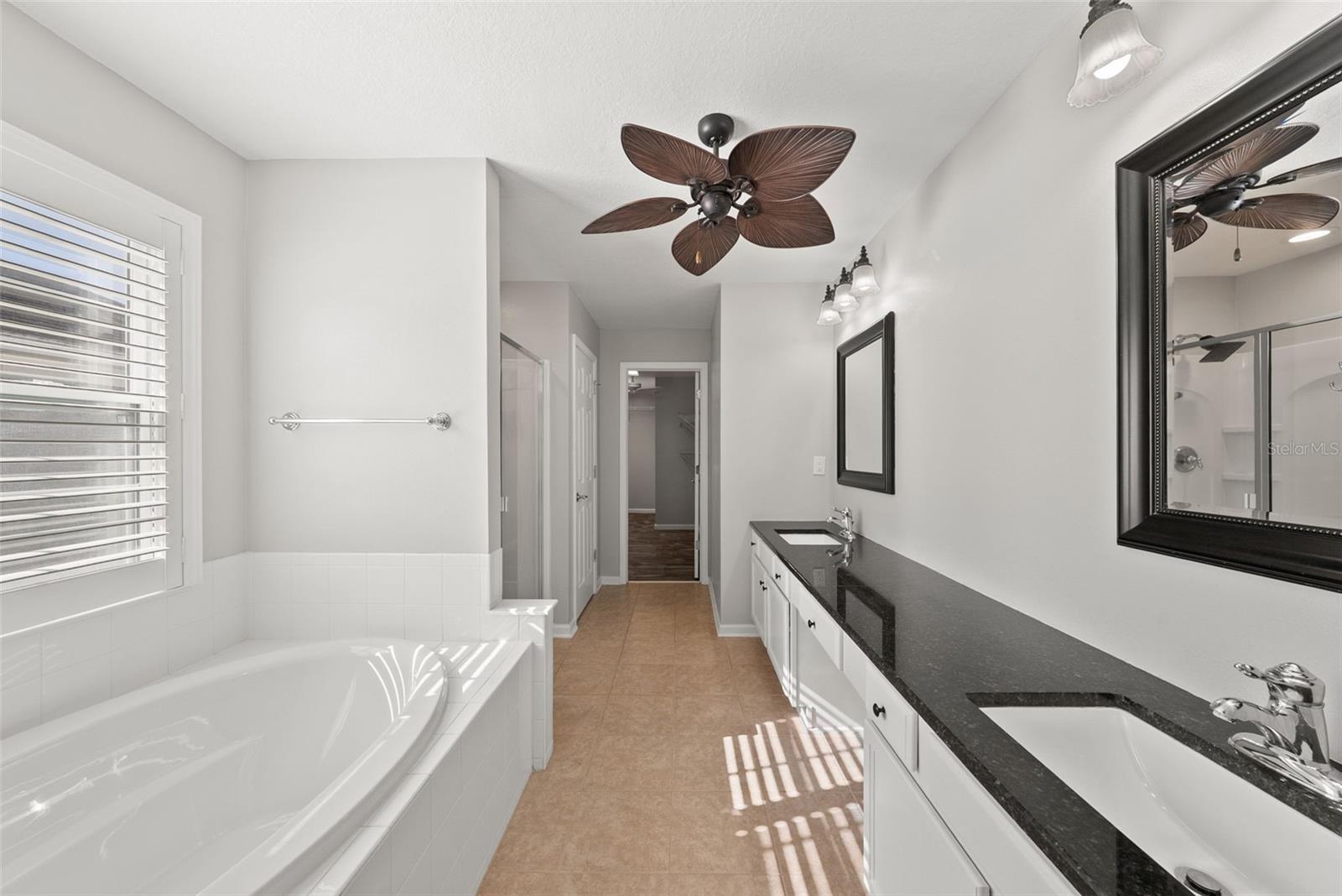 Image 26 of 44 For 14019 Crater Circle