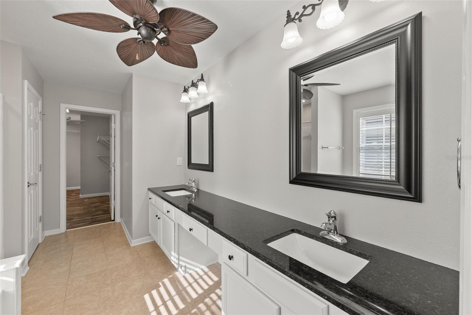 Image 27 of 44 For 14019 Crater Circle