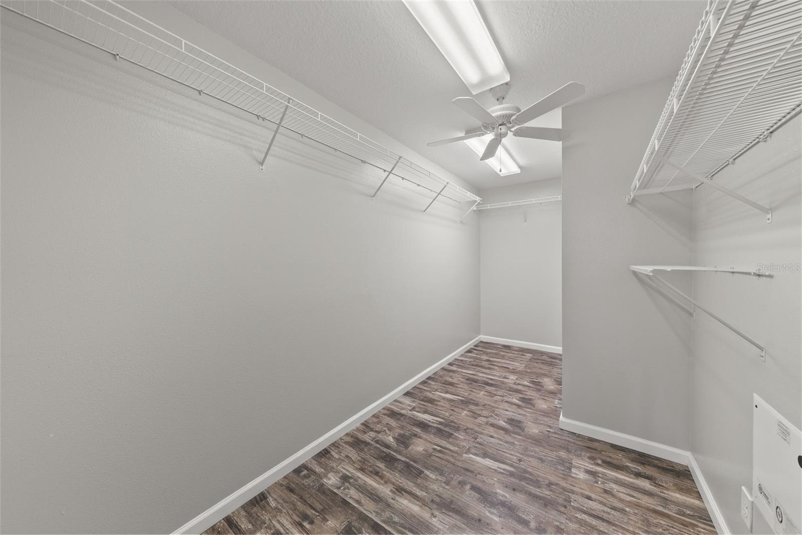 Image 29 of 44 For 14019 Crater Circle