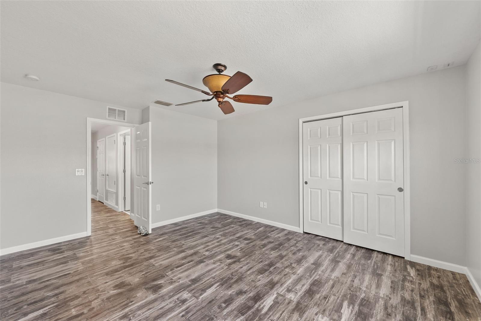 Image 34 of 44 For 14019 Crater Circle