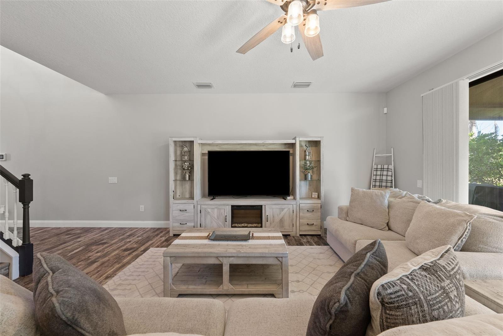 Image 7 of 44 For 14019 Crater Circle