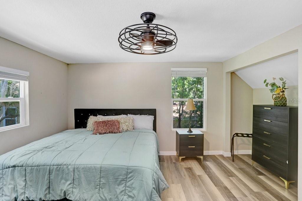 Listing photo id 12 for 7208 Ola Avenue