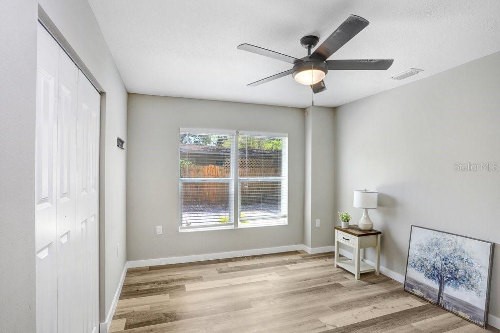 Listing photo id 14 for 7208 Ola Avenue