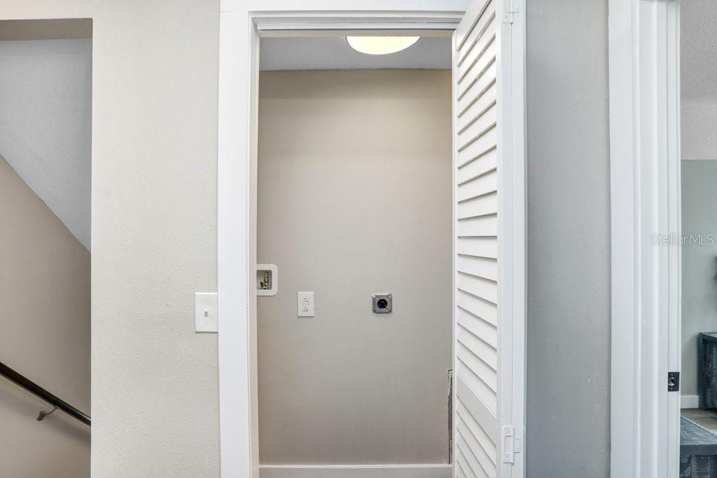 Listing photo id 17 for 7208 Ola Avenue