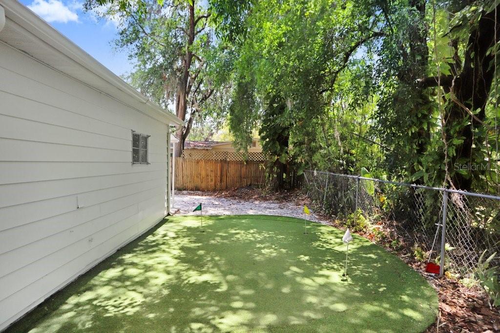 Listing photo id 22 for 7208 Ola Avenue