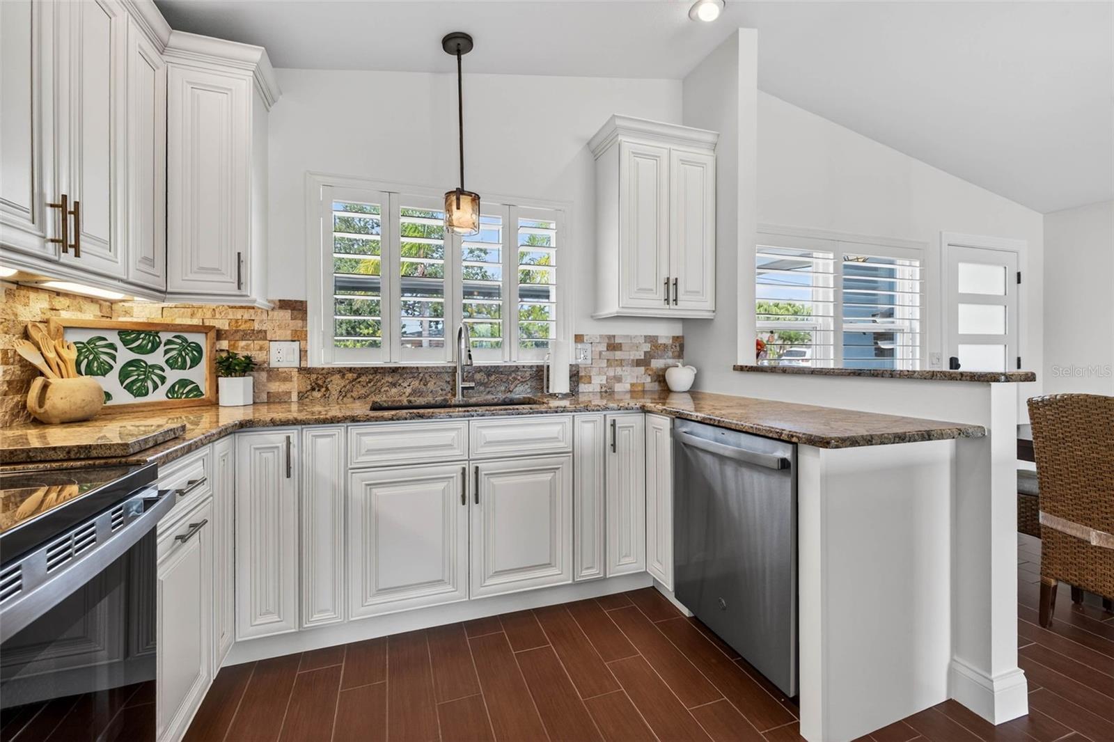 Image 23 of 51 For 333 La Hacienda Drive