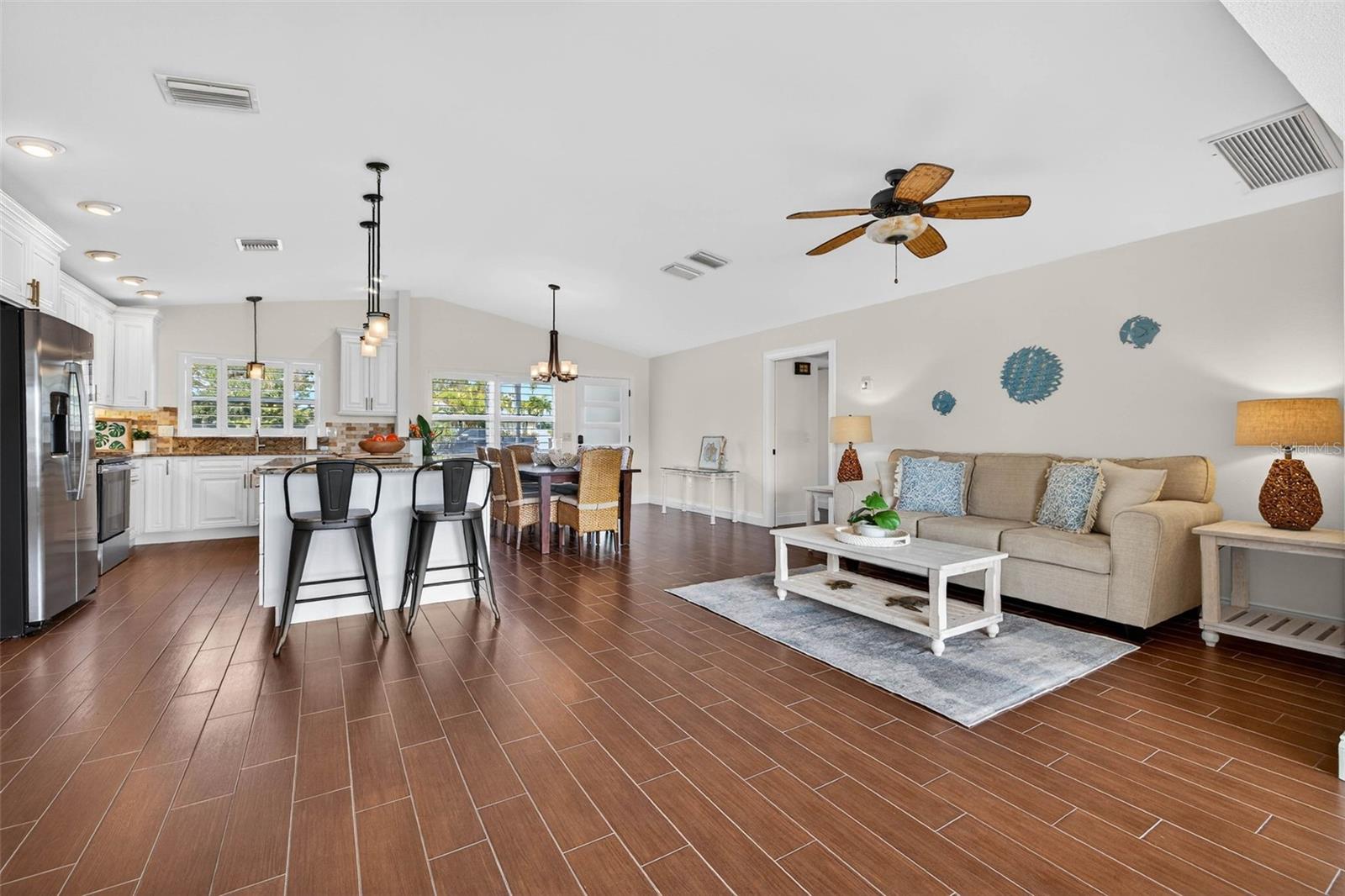 Image 28 of 51 For 333 La Hacienda Drive