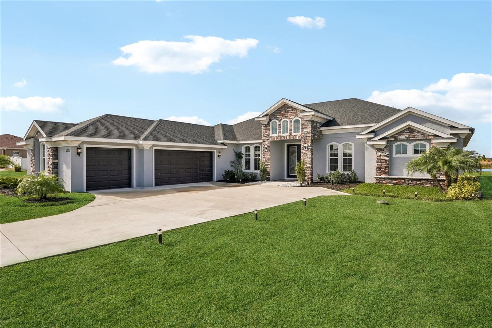 Listing photo id 1 for 5027 Lake Toscana Drive