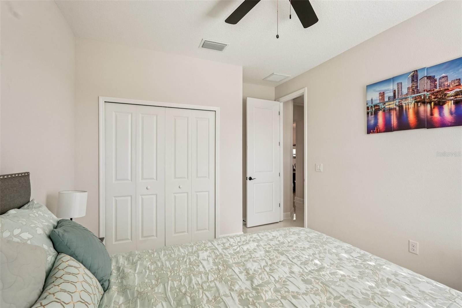 Listing photo id 30 for 5027 Lake Toscana Drive