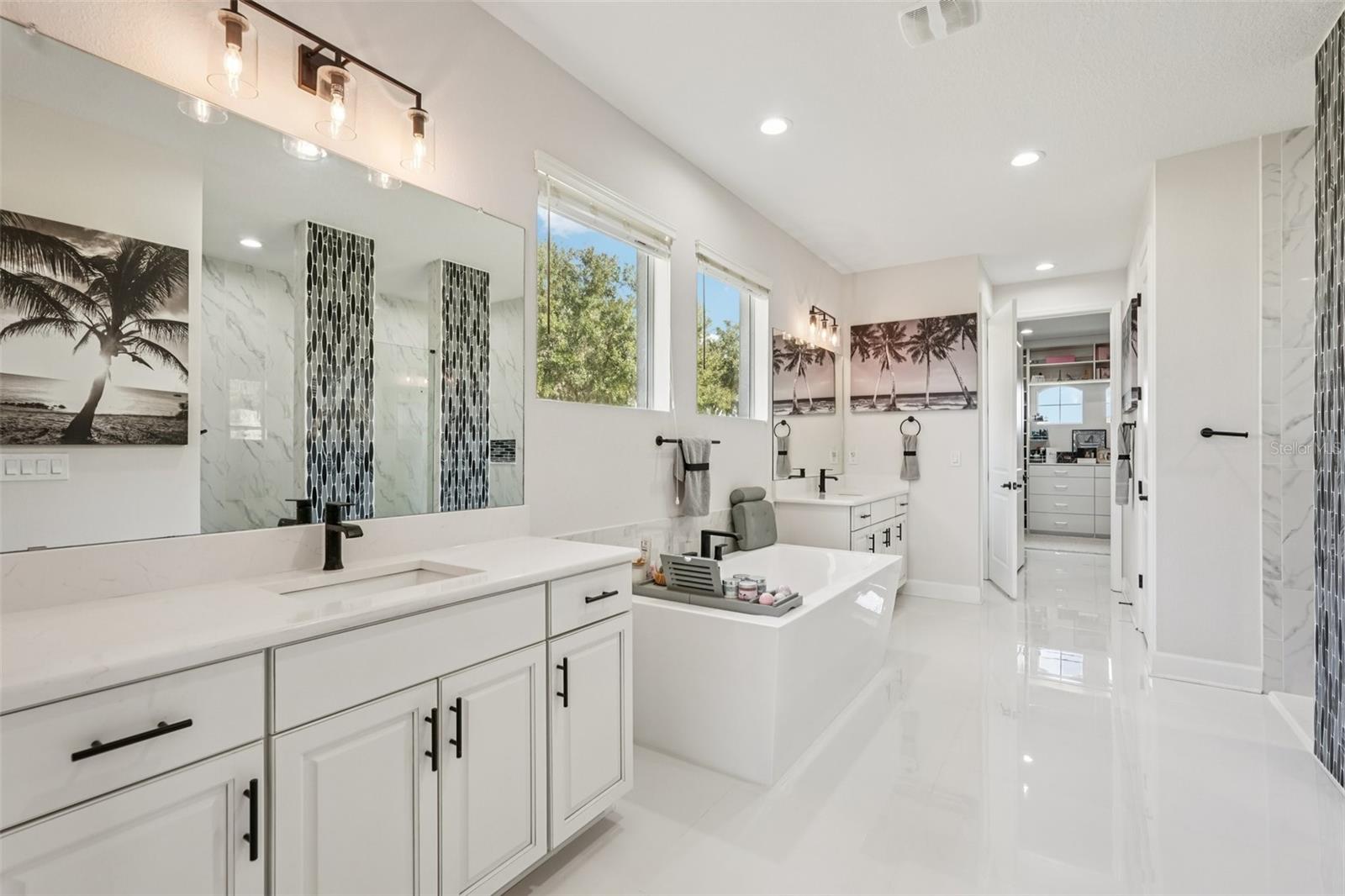 Listing photo id 35 for 5027 Lake Toscana Drive