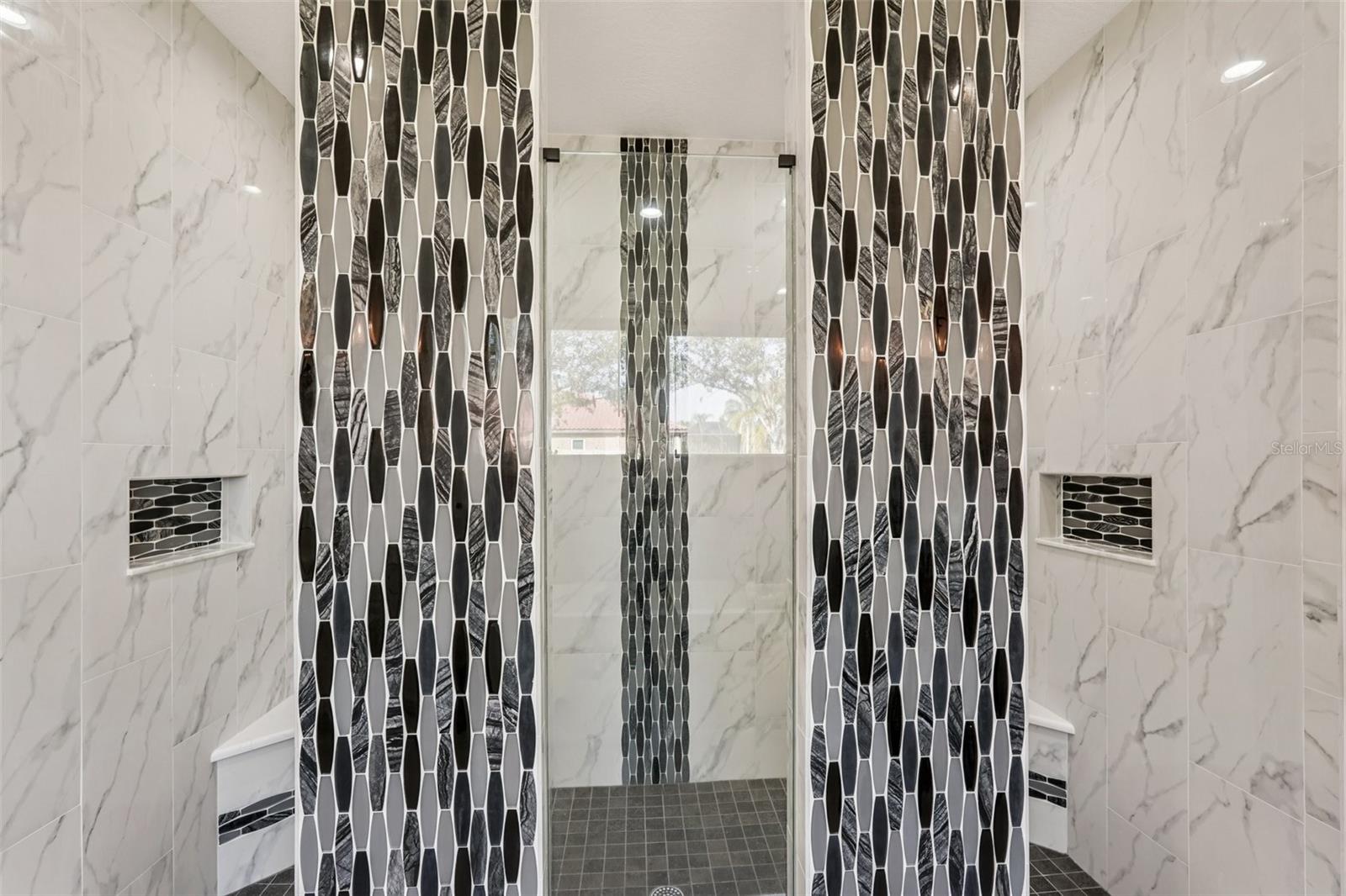 Listing photo id 36 for 5027 Lake Toscana Drive