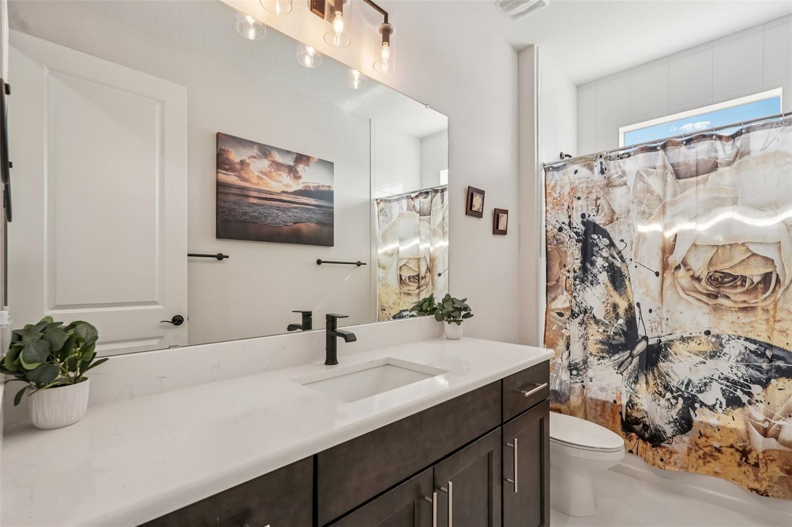 Listing photo id 37 for 5027 Lake Toscana Drive