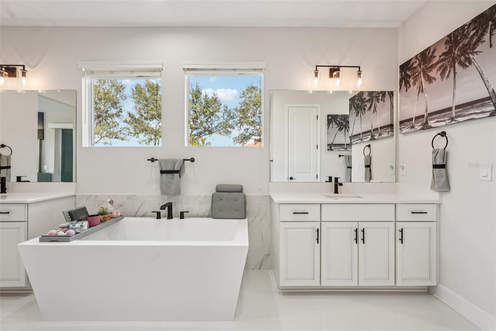 Listing photo id 39 for 5027 Lake Toscana Drive