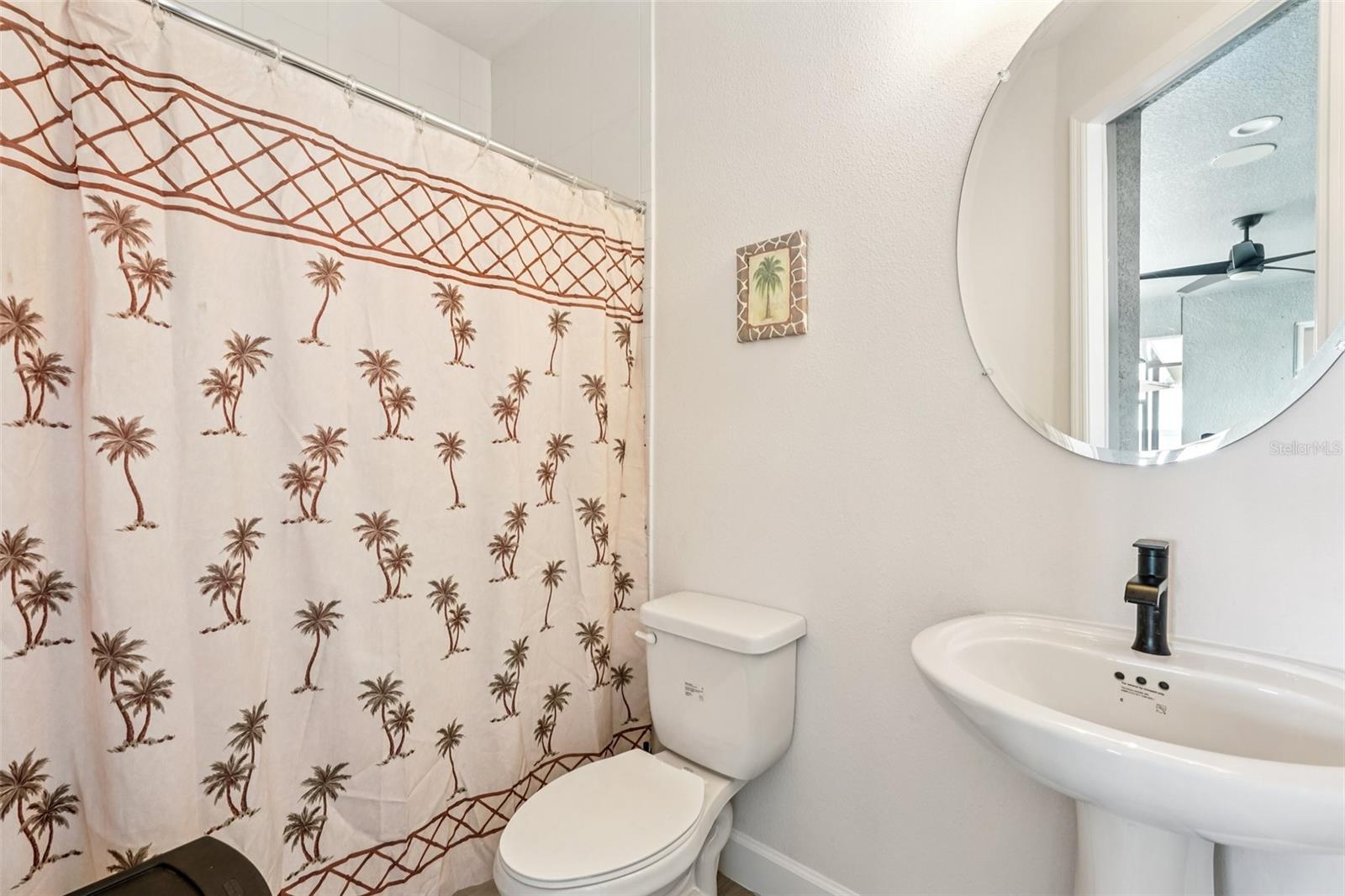 Listing photo id 42 for 5027 Lake Toscana Drive