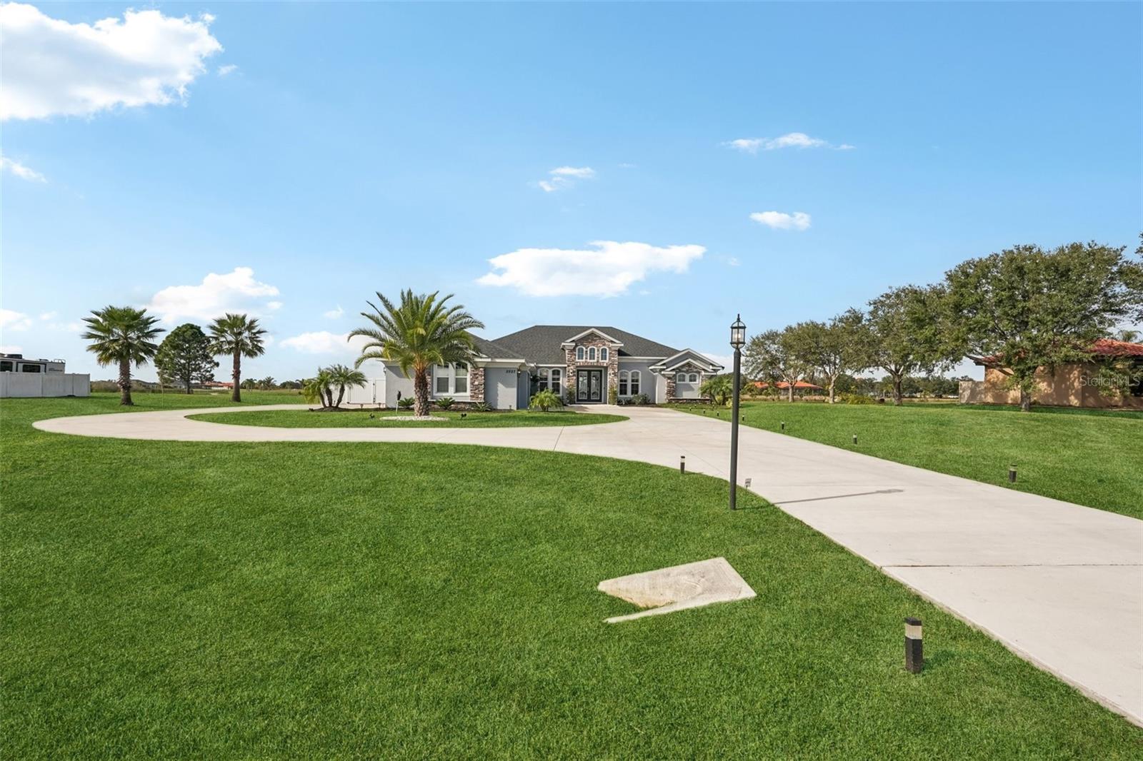 Listing photo id 61 for 5027 Lake Toscana Drive