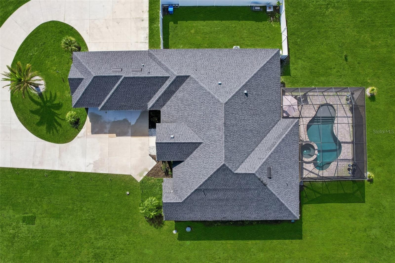 Listing photo id 74 for 5027 Lake Toscana Drive