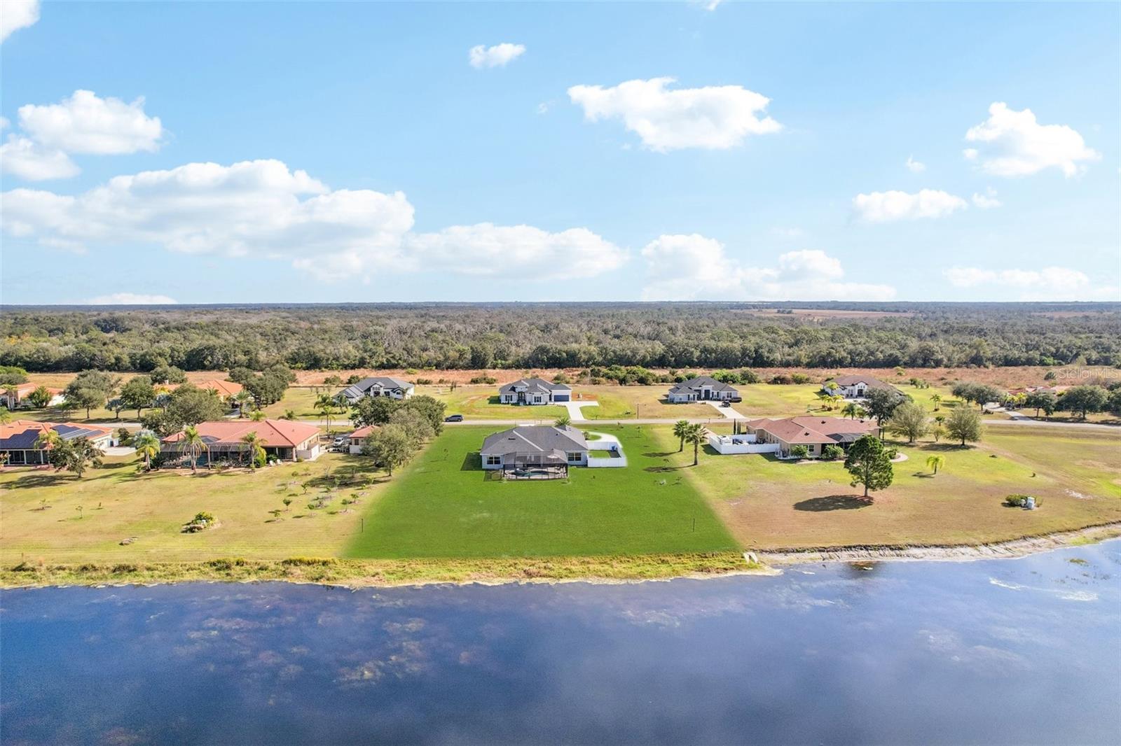 Listing photo id 80 for 5027 Lake Toscana Drive