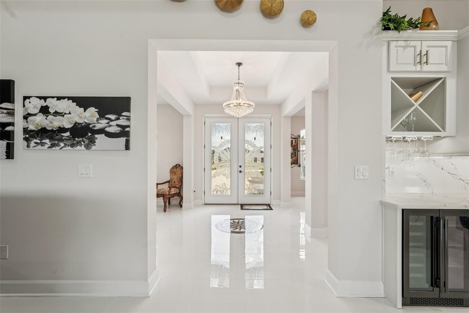 Listing photo id 7 for 5027 Lake Toscana Drive