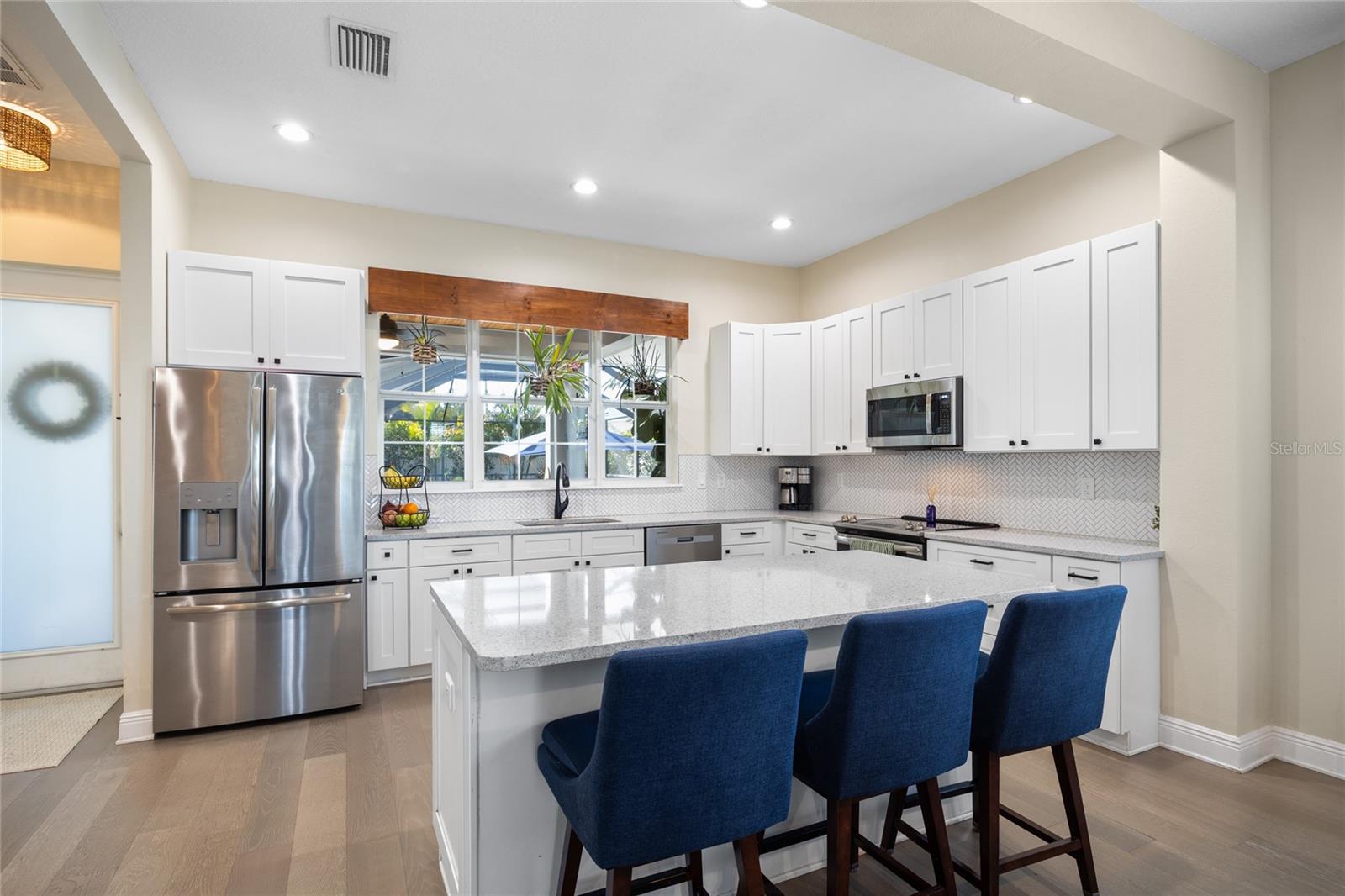 Image 11 of 42 For 1854 13th Avenue N