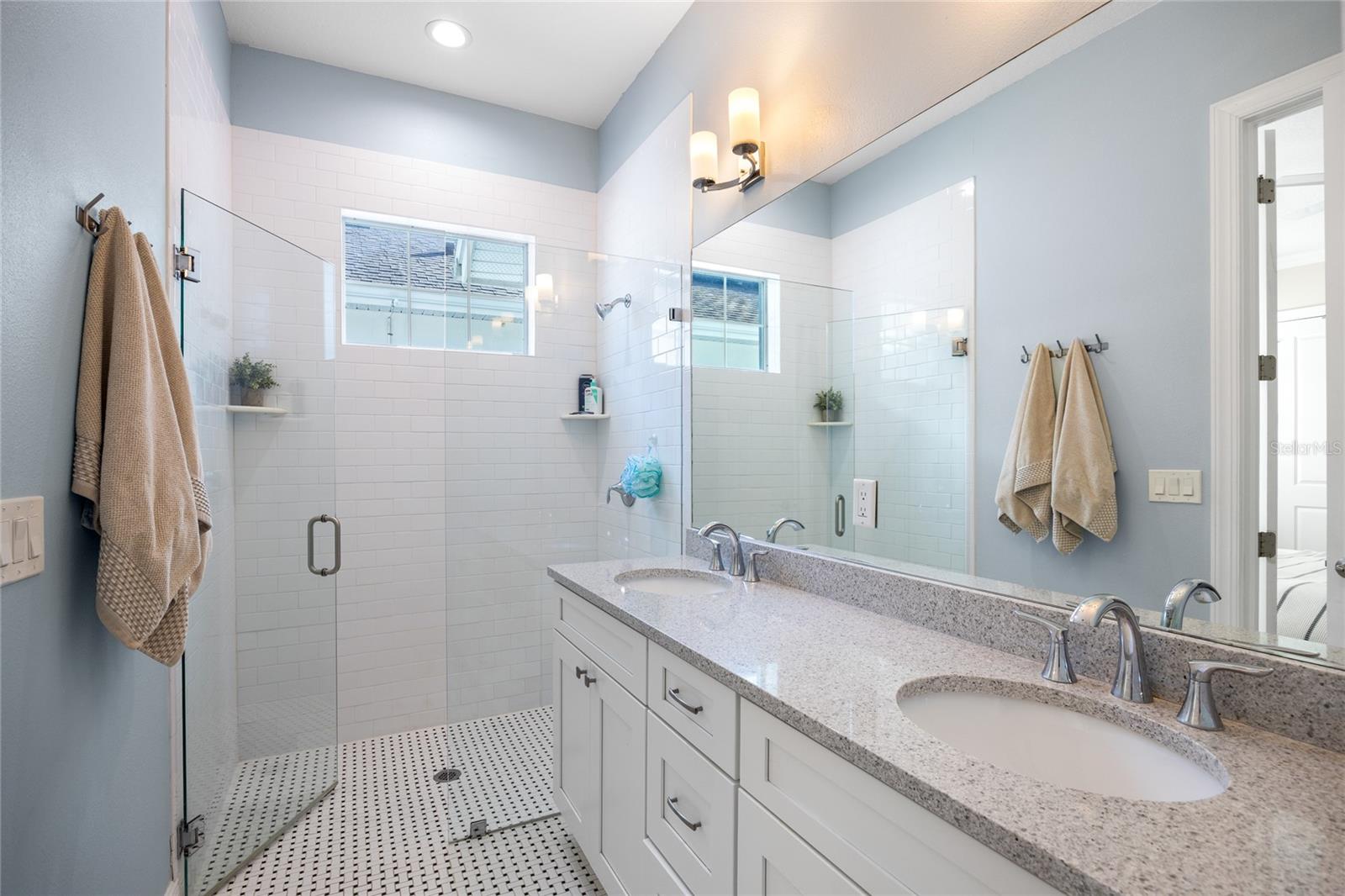 Image 18 of 42 For 1854 13th Avenue N