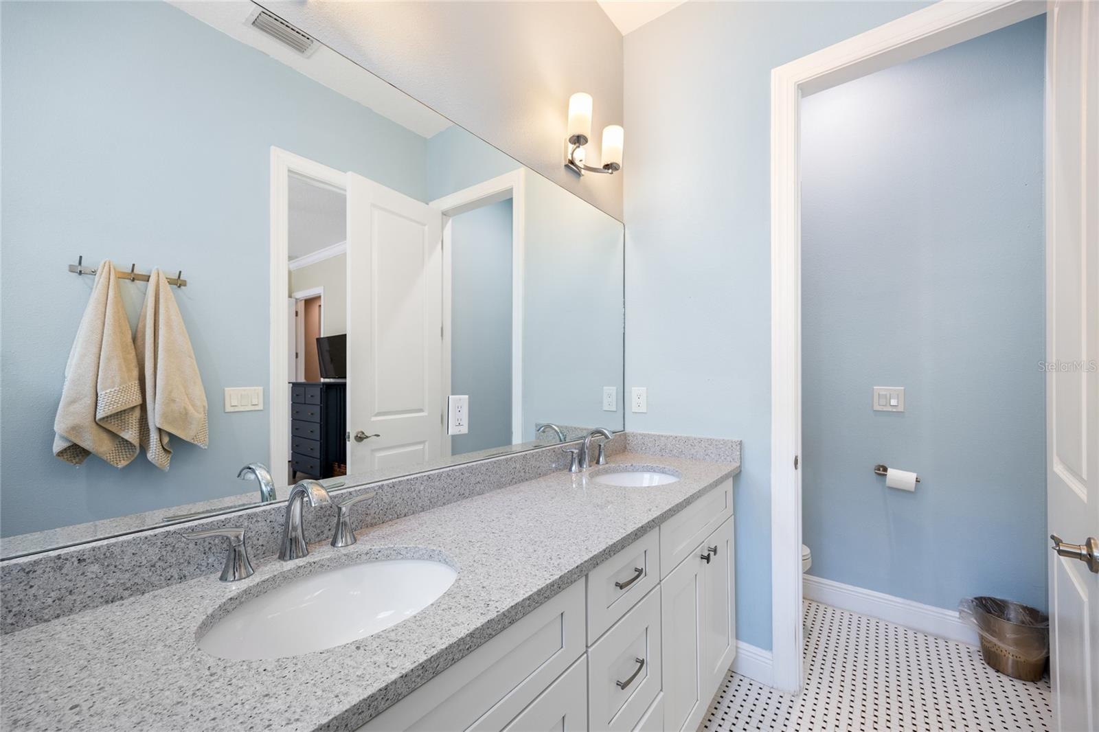 Image 19 of 42 For 1854 13th Avenue N