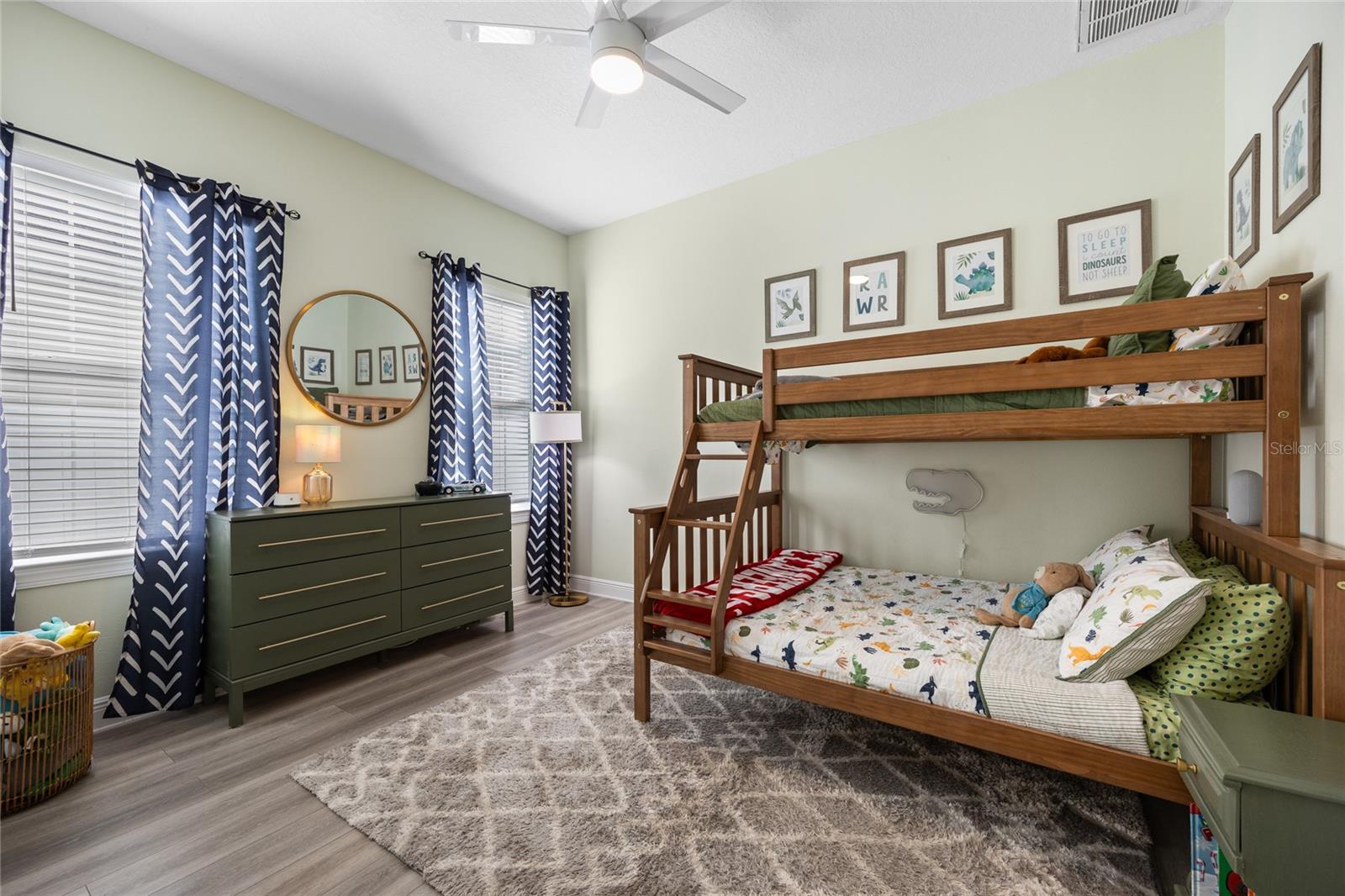 Image 20 of 42 For 1854 13th Avenue N