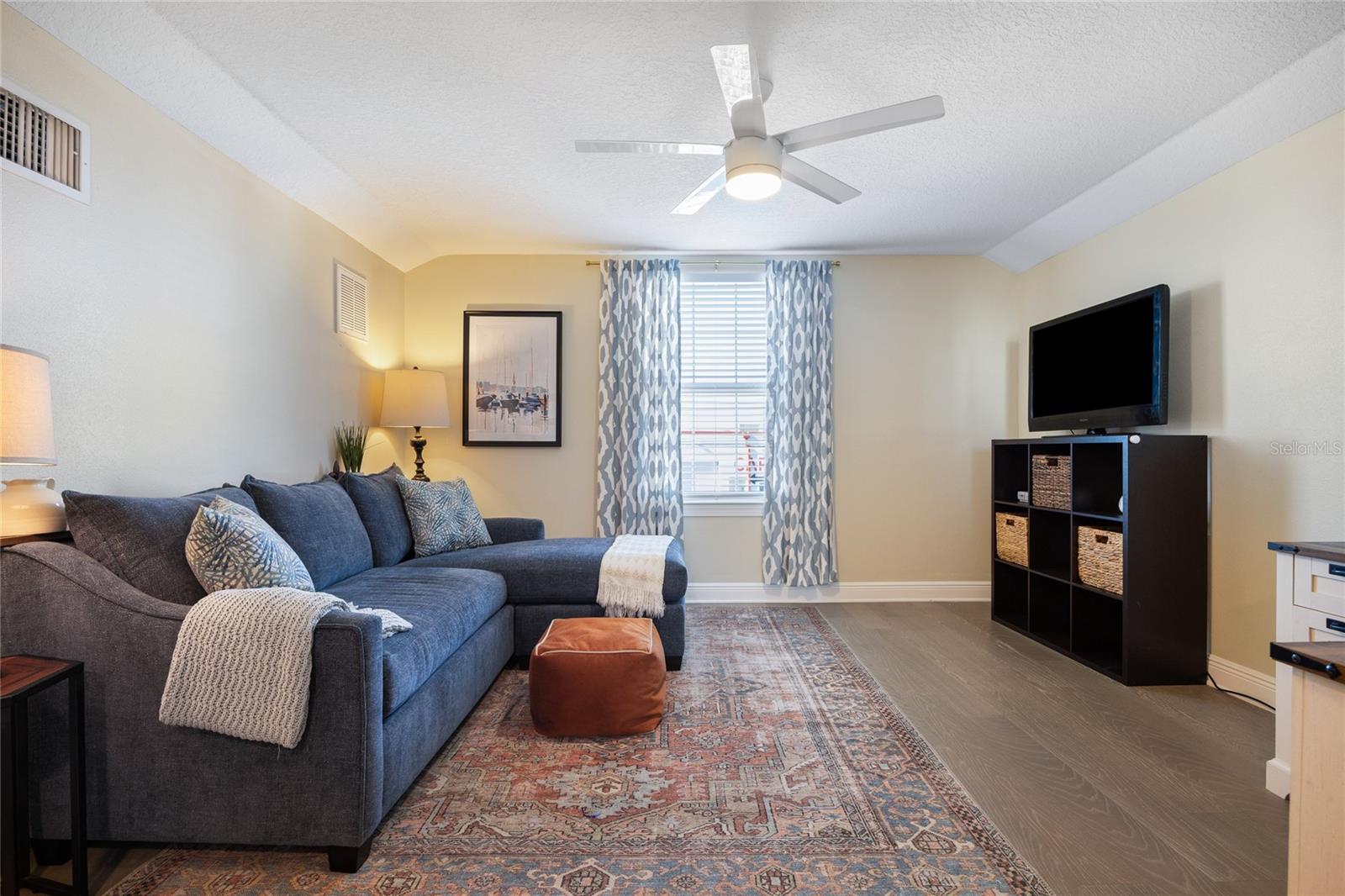 Image 24 of 42 For 1854 13th Avenue N