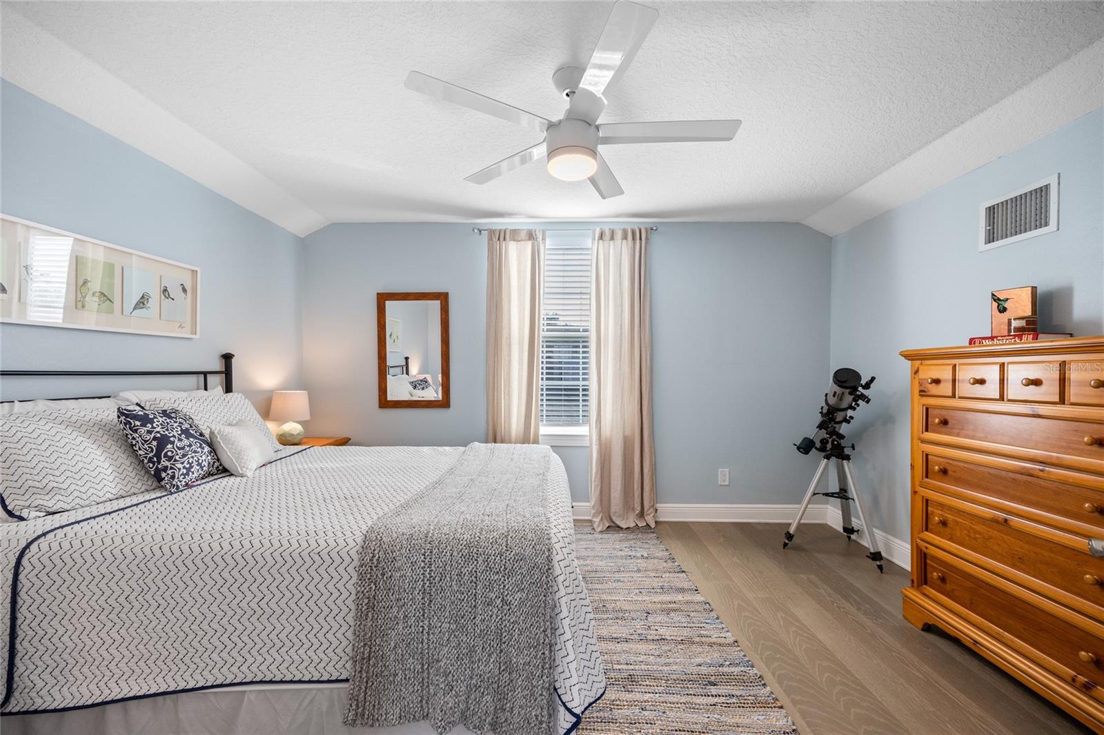 Image 27 of 42 For 1854 13th Avenue N