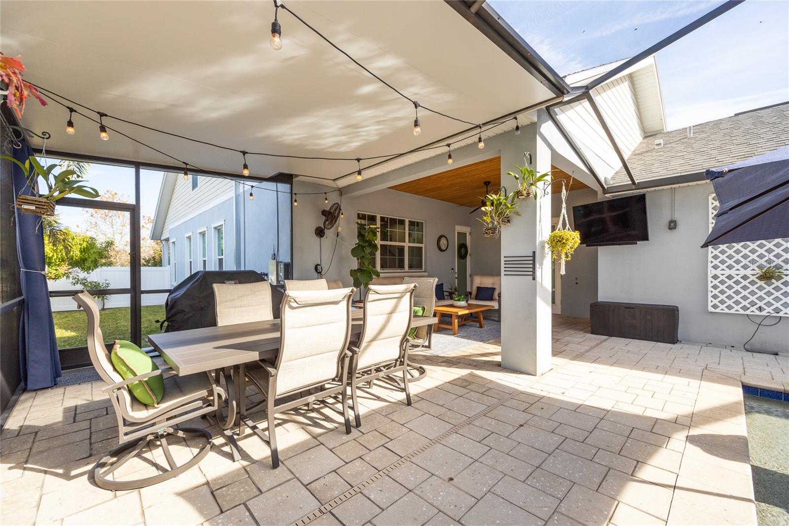 Image 33 of 42 For 1854 13th Avenue N