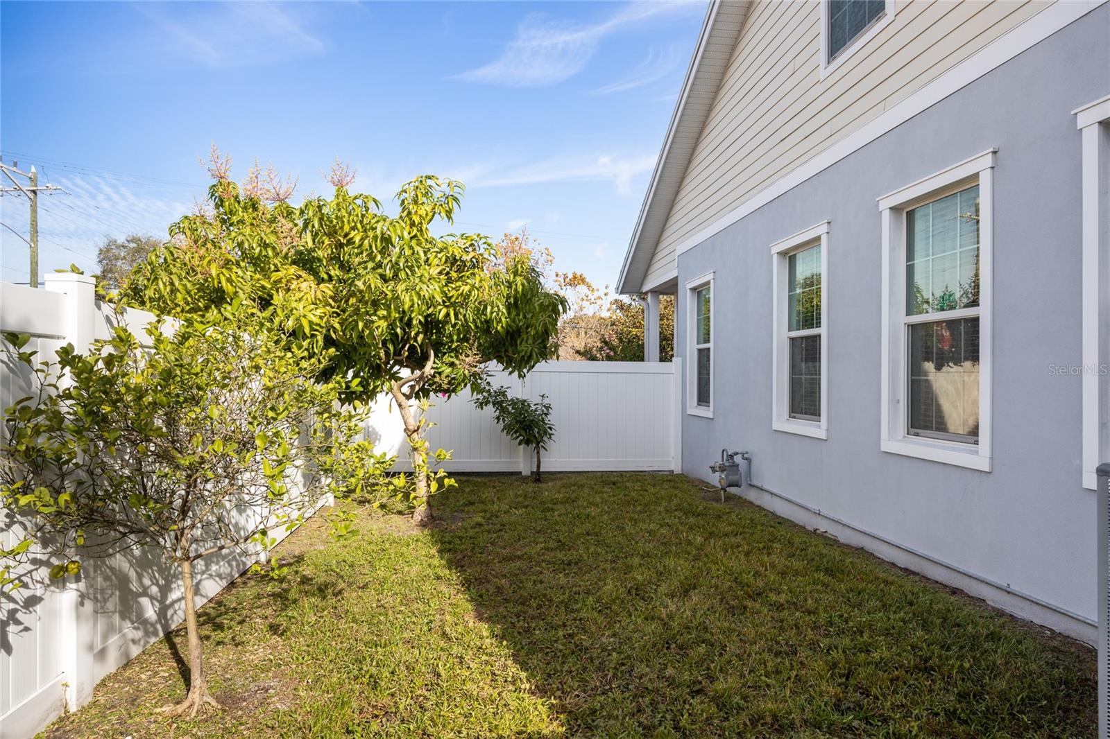 Image 37 of 42 For 1854 13th Avenue N