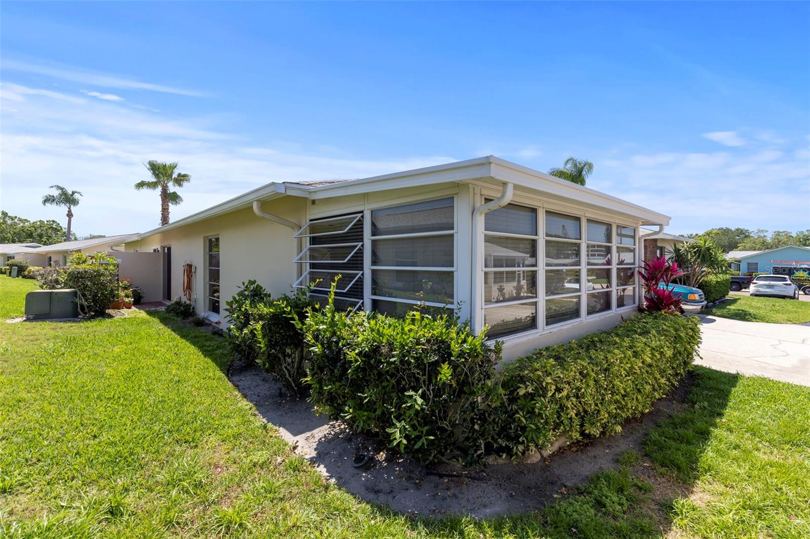 Image 13 of 42 For 2735 Sherbrooke Lane D