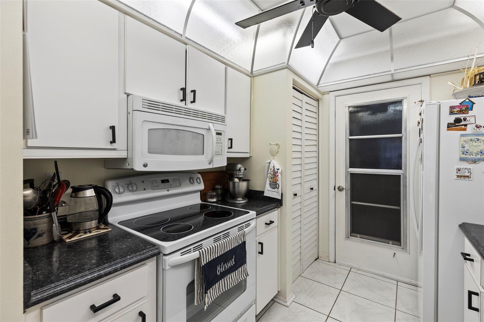 Image 14 of 42 For 2735 Sherbrooke Lane D