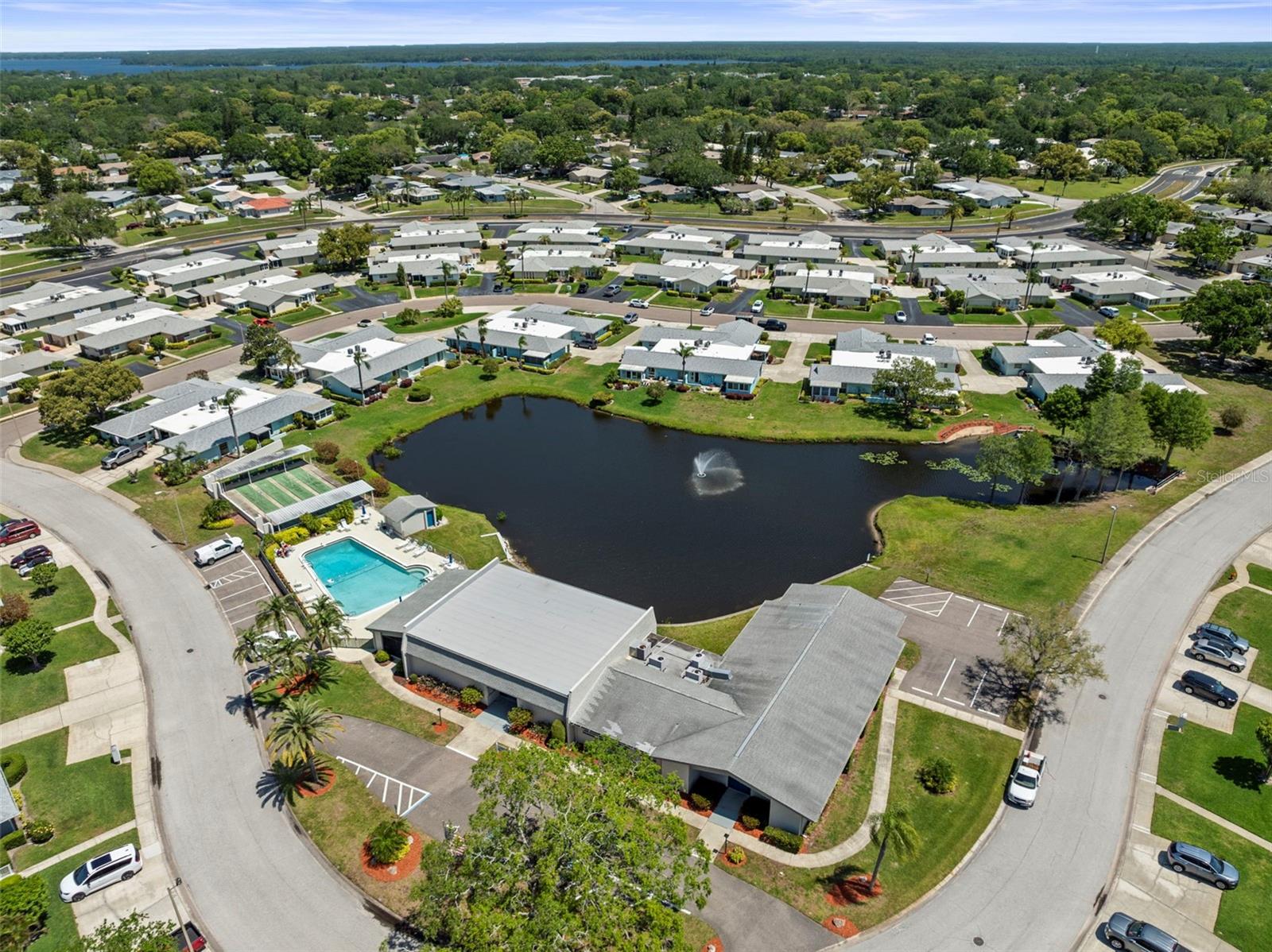 Image 33 of 42 For 2735 Sherbrooke Lane D