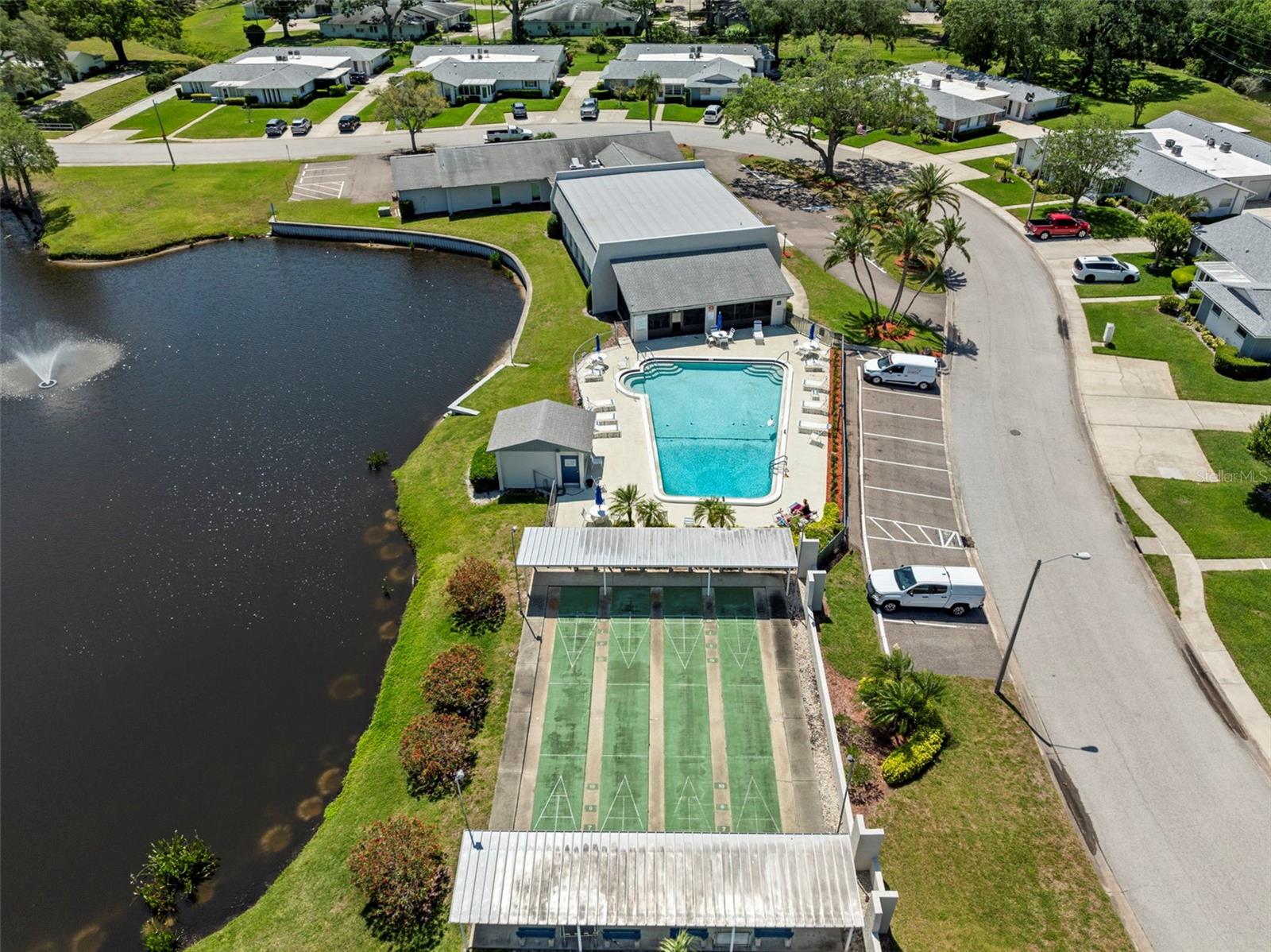 Image 36 of 42 For 2735 Sherbrooke Lane D