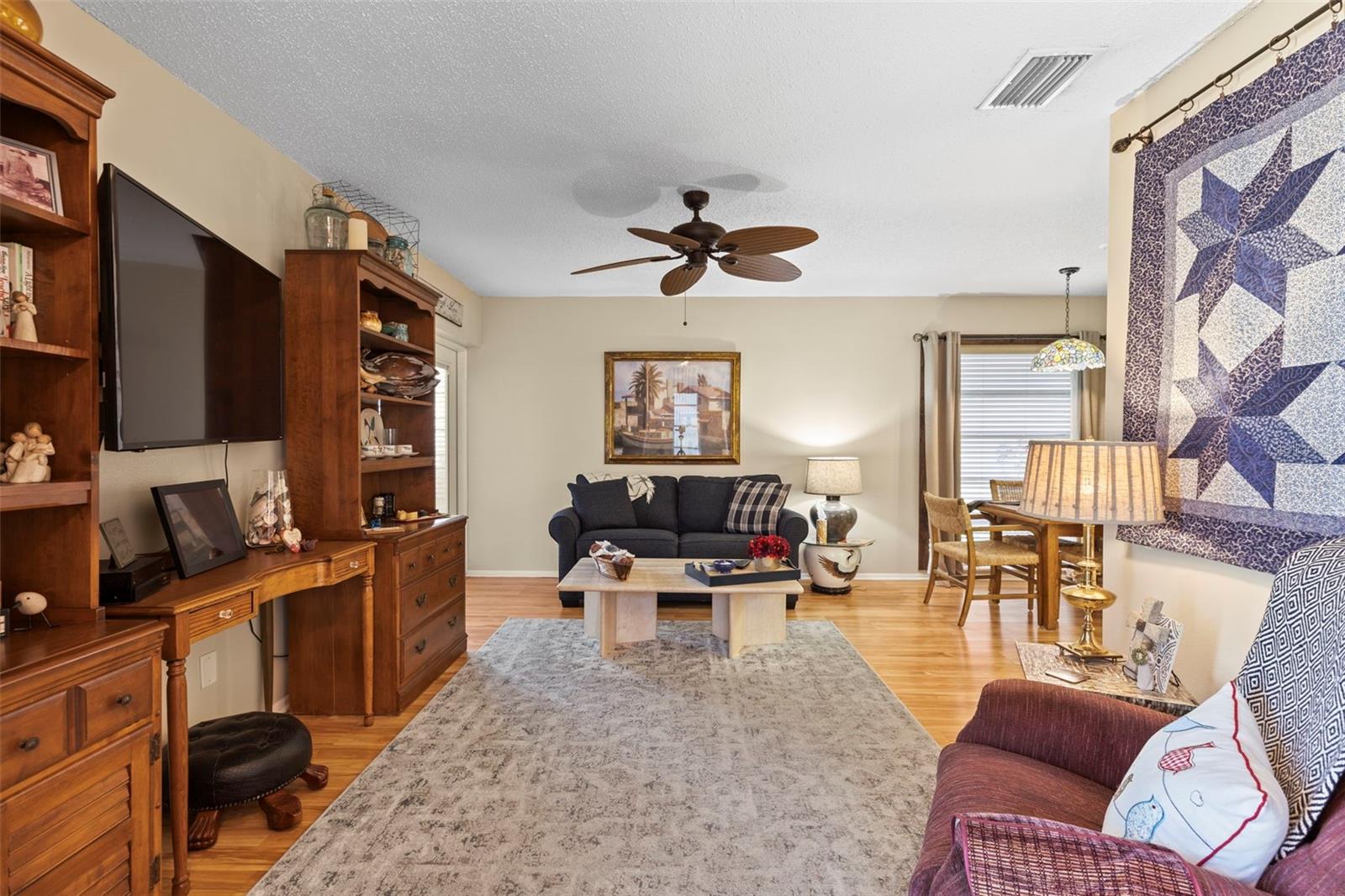 Image 4 of 42 For 2735 Sherbrooke Lane D